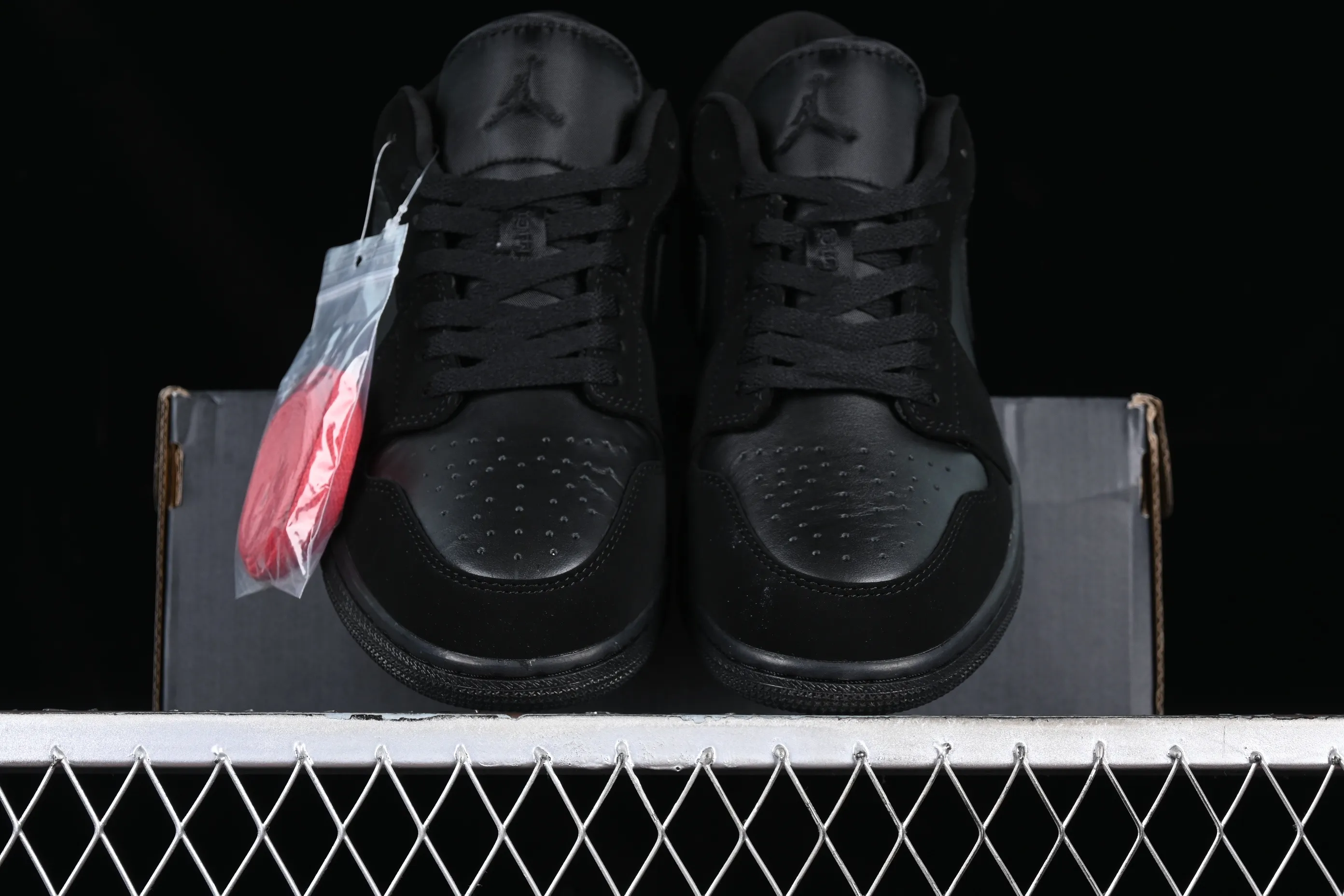All categories Air Jordan Jordan series basketball shoes Air Jordan 1 Low Z version Air Jordan 1 Low OG "All Black" AJ1 Joe 1 all black low-top cultural casual sneakers 553558-025